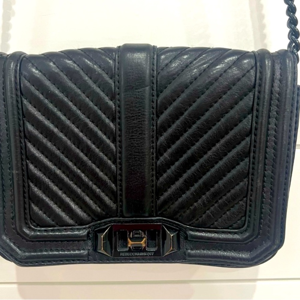 Euc Rebecca Minkoff Chevron Quilted Adjustable Leather Crossbody Turn-Lock